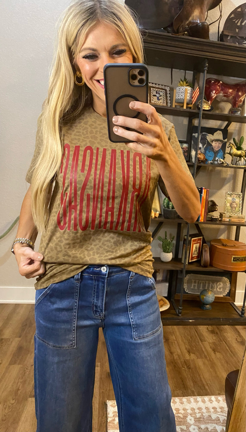Arkansas leopard tee